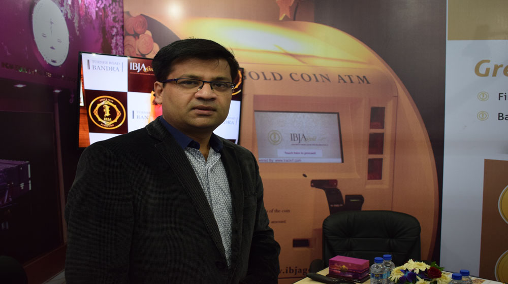 Get an experience of using India's first gold coin ATM