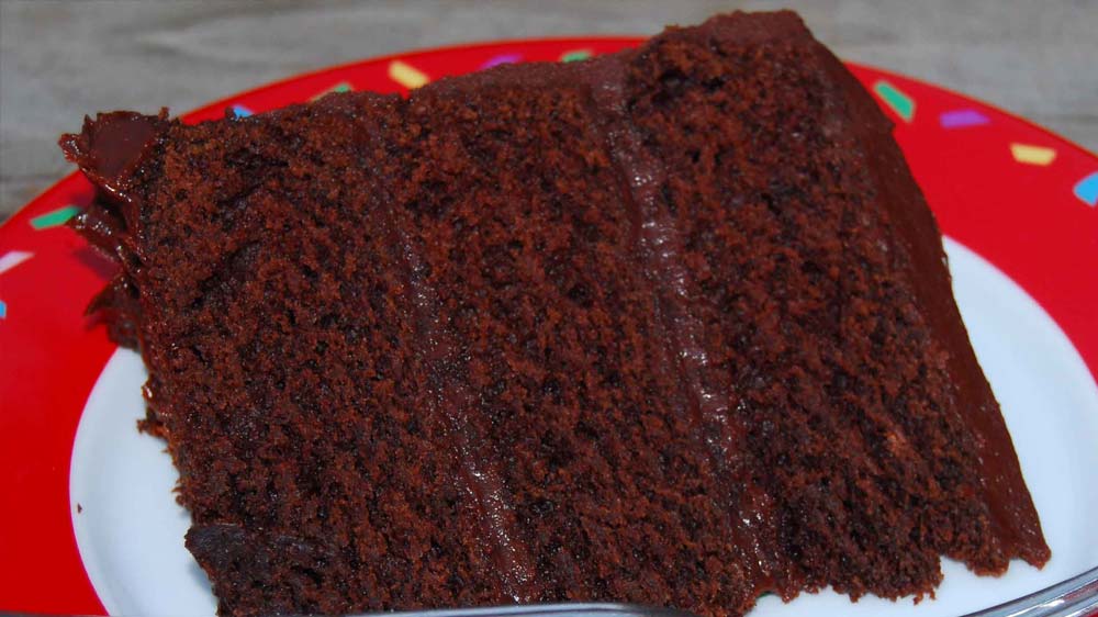 Eat Deli. Cafe introduces Cake Shakes