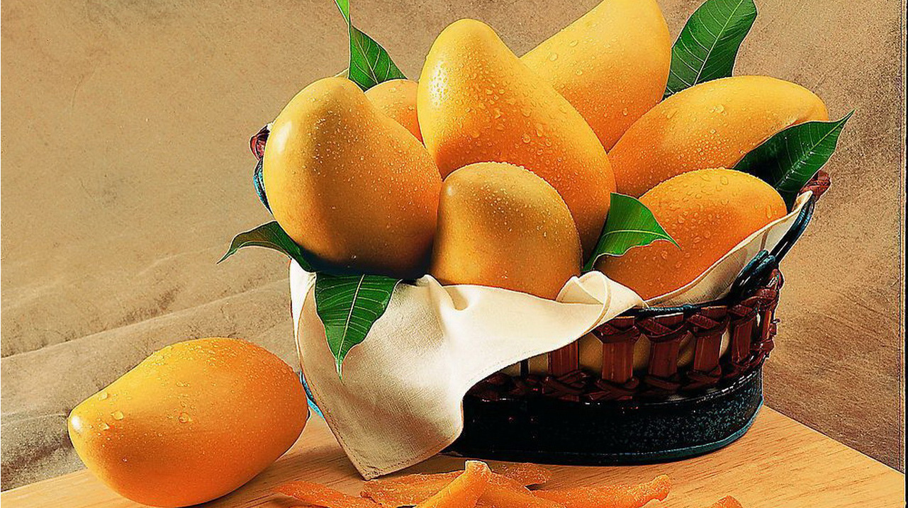 Indian mango grower and mango farmers hope to get good output in 2017