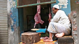 ​Shiv Sainiks forcefully shut down meat shops and non-veg serving restaurants in Gurgaon ​Shiv Sainiks forcefully shut down meat shops and non-veg serving restaurants in Gurgaon